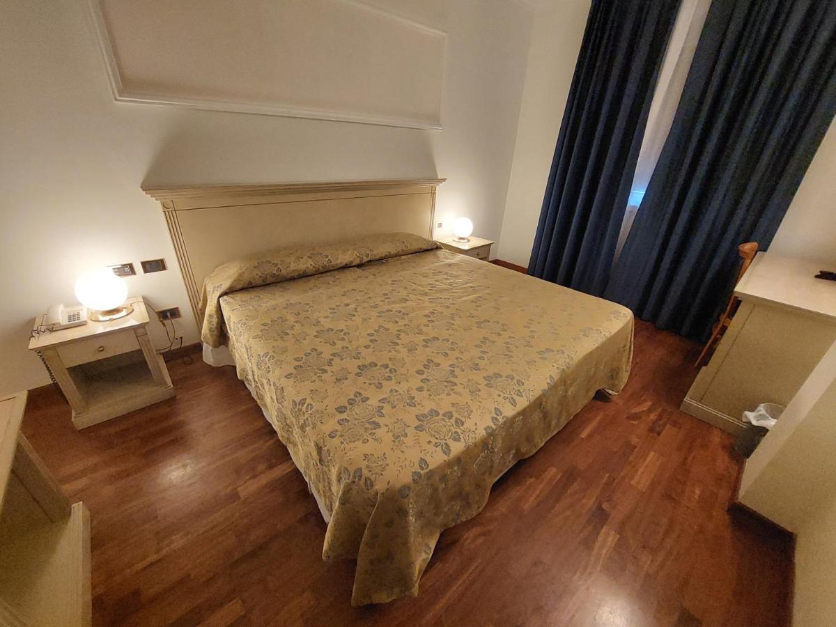 Hotel Villa Medici Rocca San Giovanni Eksteriør billede