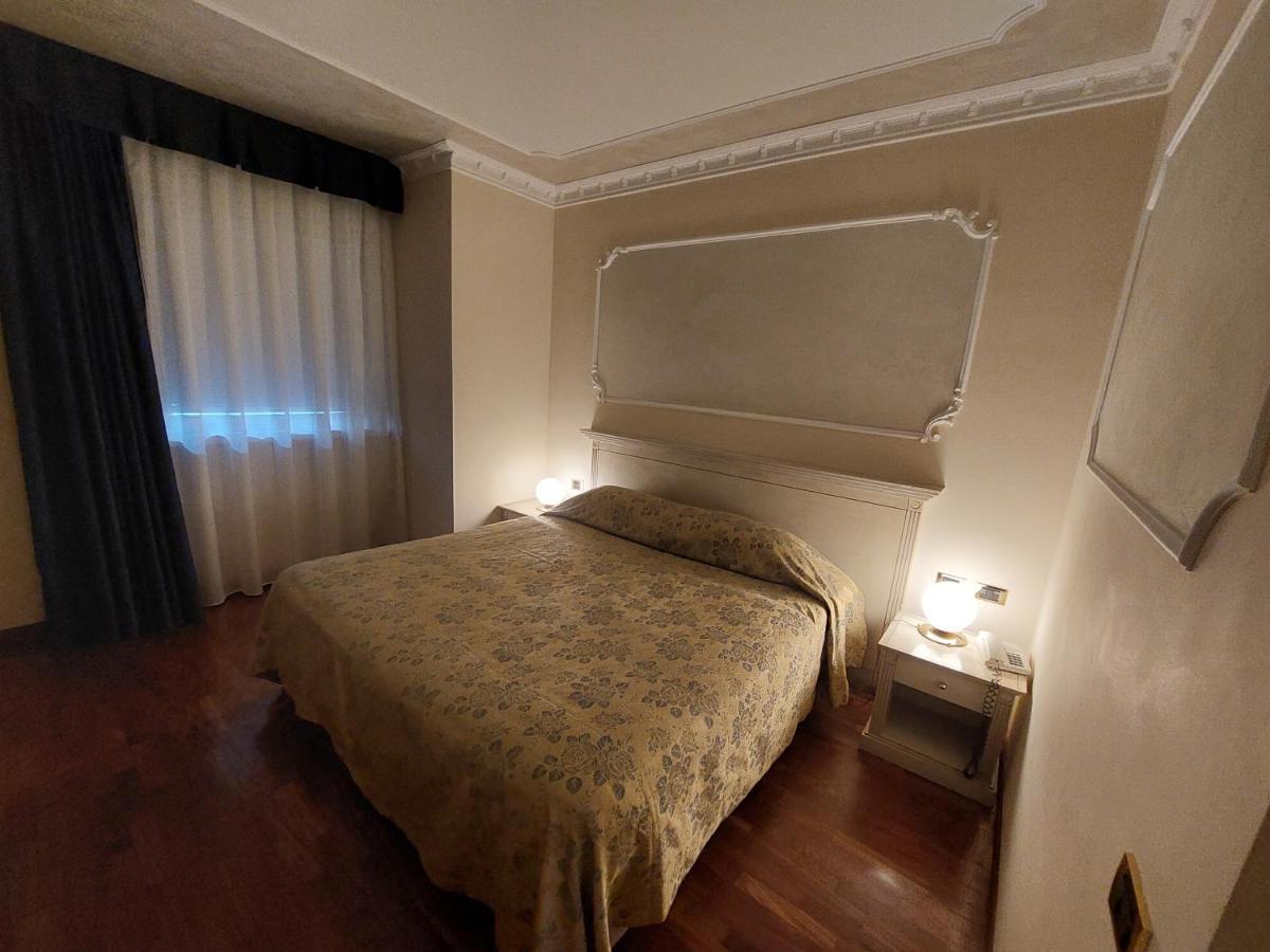 Hotel Villa Medici Rocca San Giovanni Eksteriør billede