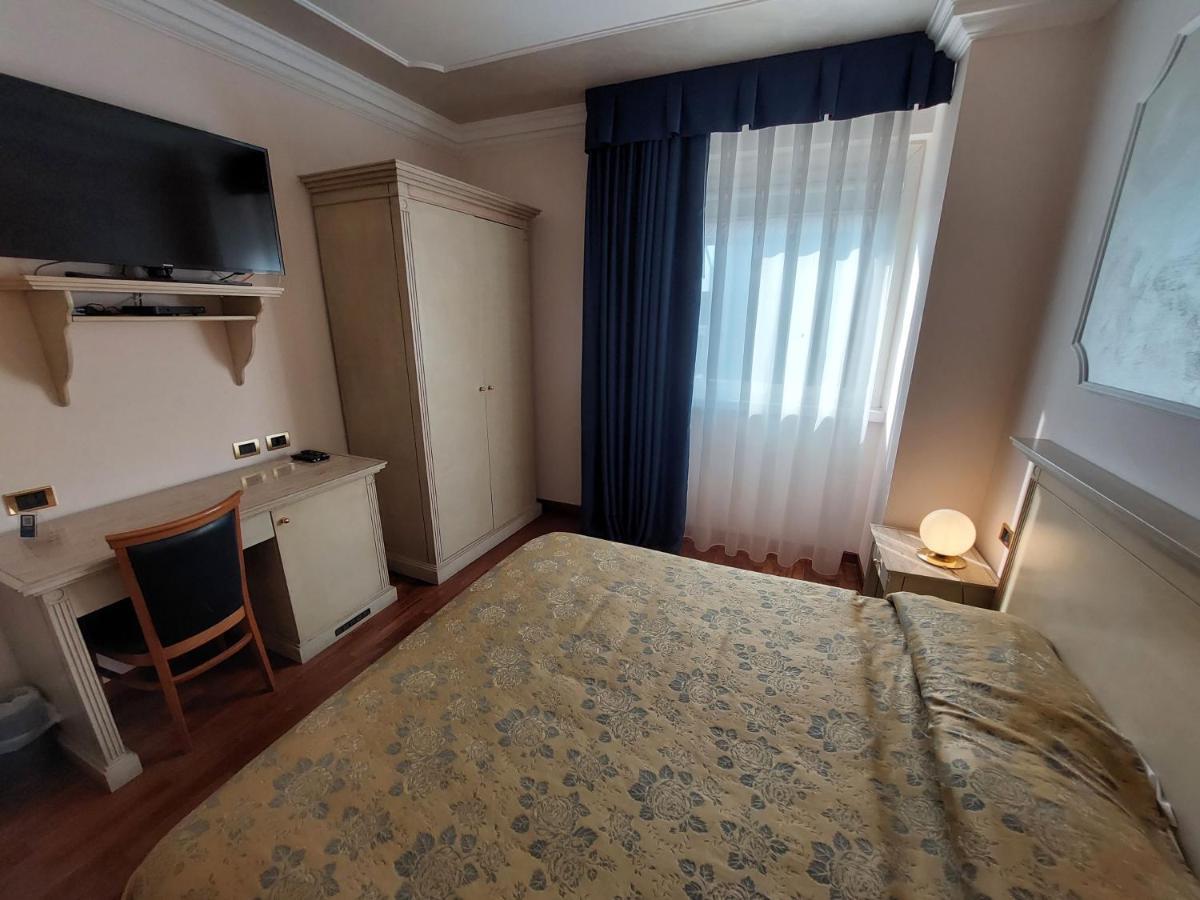 Hotel Villa Medici Rocca San Giovanni Eksteriør billede