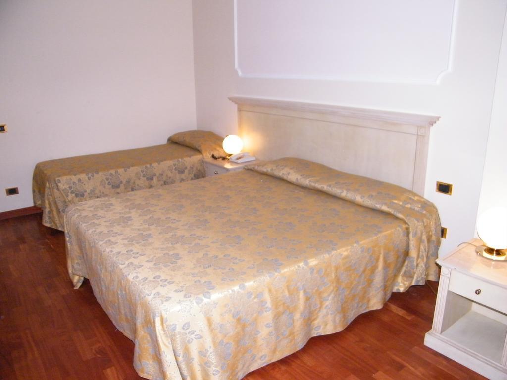 Hotel Villa Medici Rocca San Giovanni Eksteriør billede
