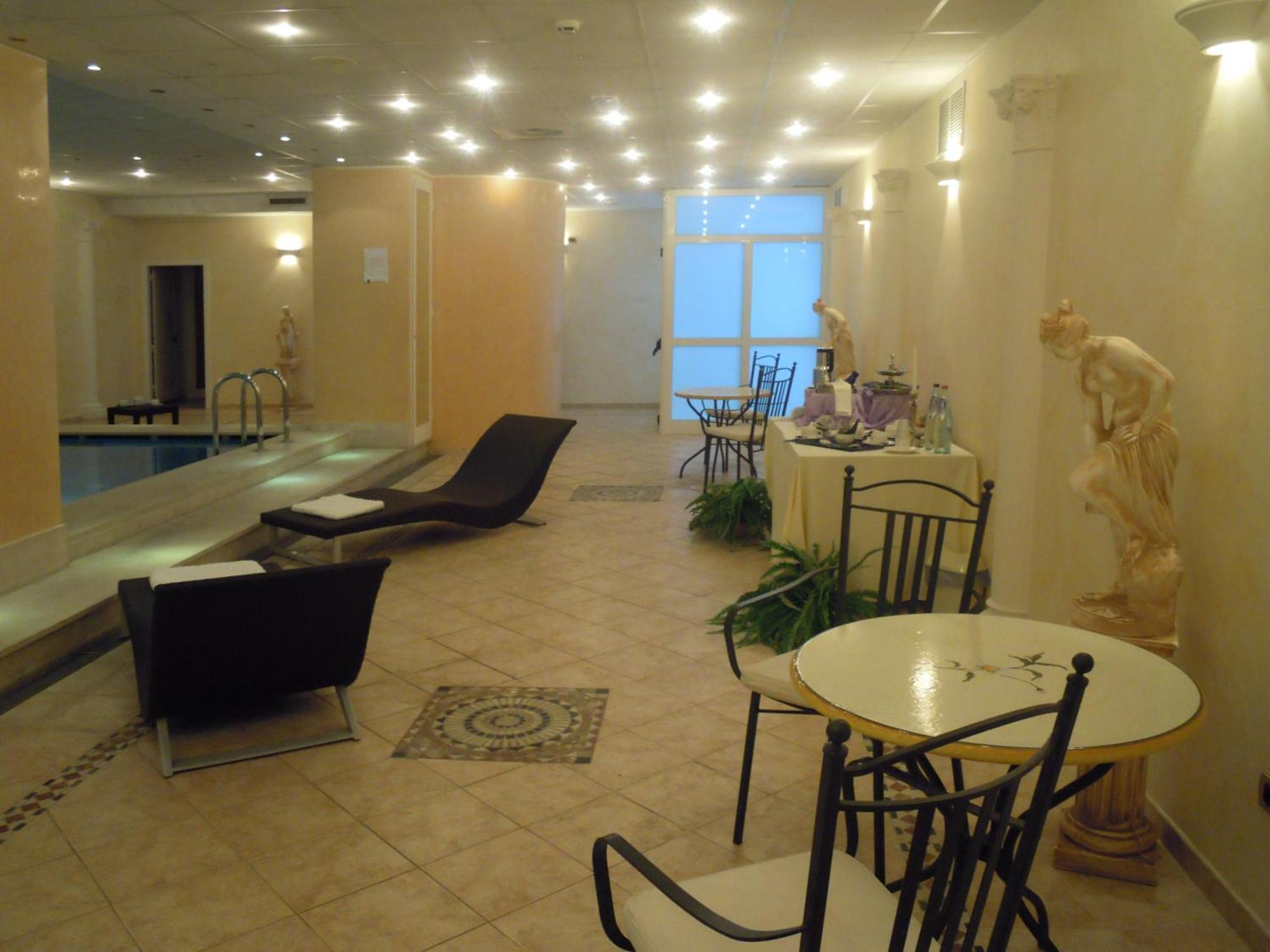 Hotel Villa Medici Rocca San Giovanni Eksteriør billede