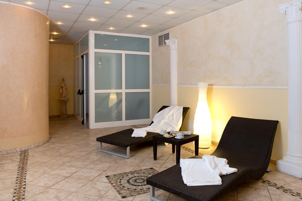 Hotel Villa Medici Rocca San Giovanni Eksteriør billede