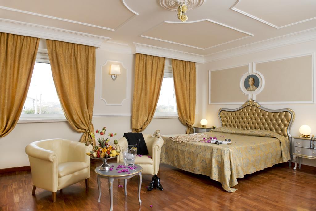 Hotel Villa Medici Rocca San Giovanni Eksteriør billede