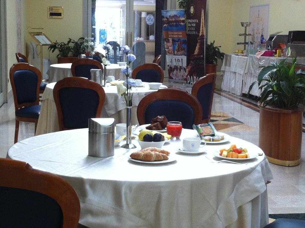 Hotel Villa Medici Rocca San Giovanni Eksteriør billede