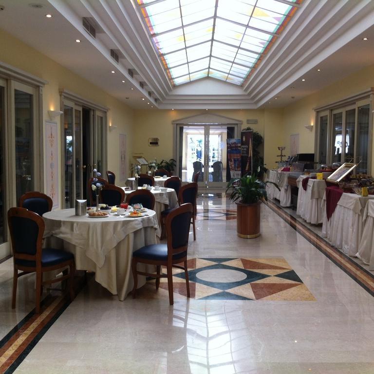 Hotel Villa Medici Rocca San Giovanni Eksteriør billede