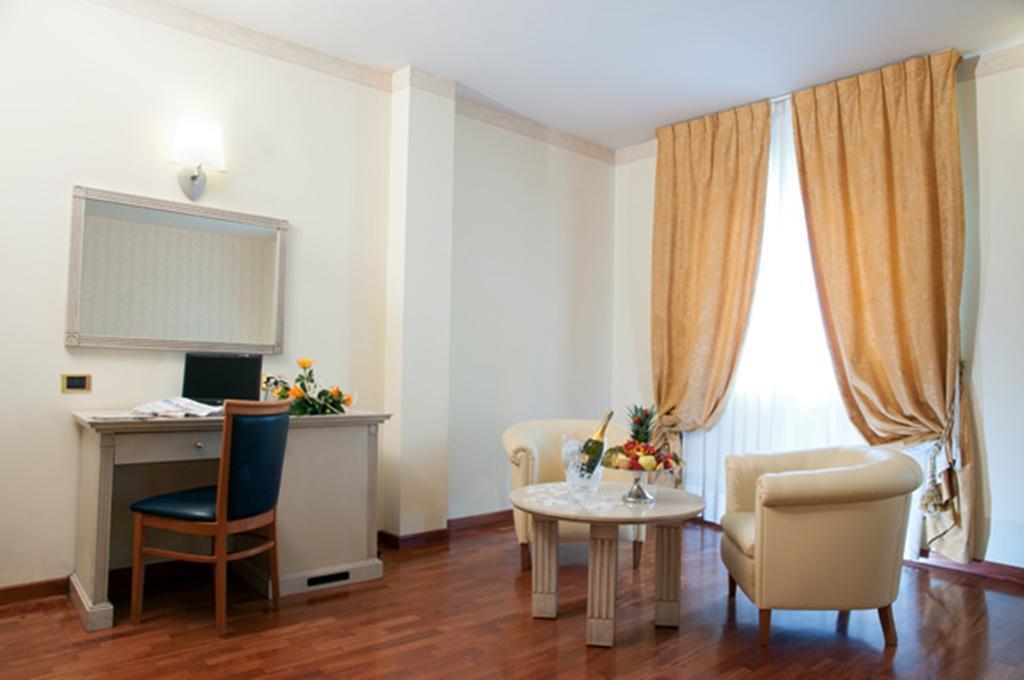 Hotel Villa Medici Rocca San Giovanni Eksteriør billede