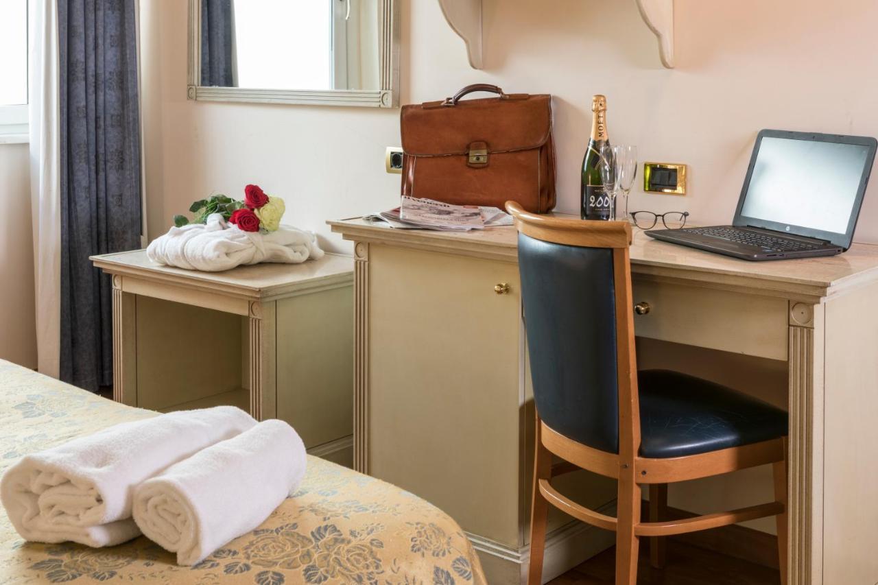 Hotel Villa Medici Rocca San Giovanni Eksteriør billede