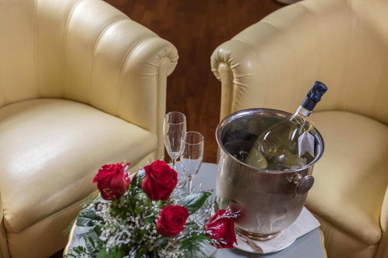 Hotel Villa Medici Rocca San Giovanni Eksteriør billede