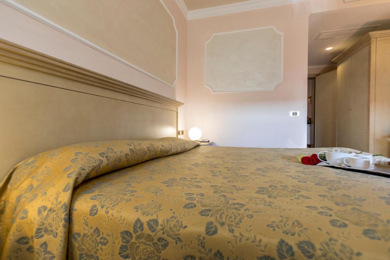 Hotel Villa Medici Rocca San Giovanni Eksteriør billede