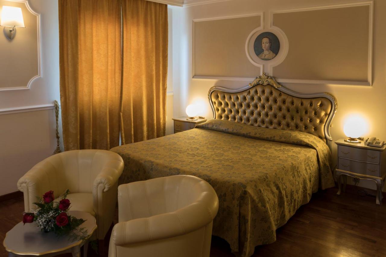Hotel Villa Medici Rocca San Giovanni Eksteriør billede