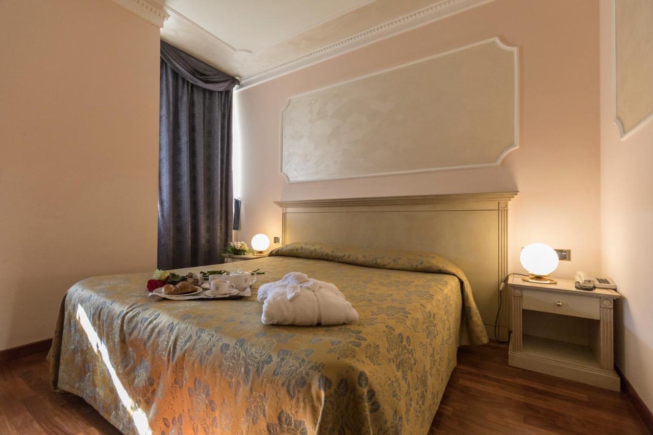 Hotel Villa Medici Rocca San Giovanni Eksteriør billede