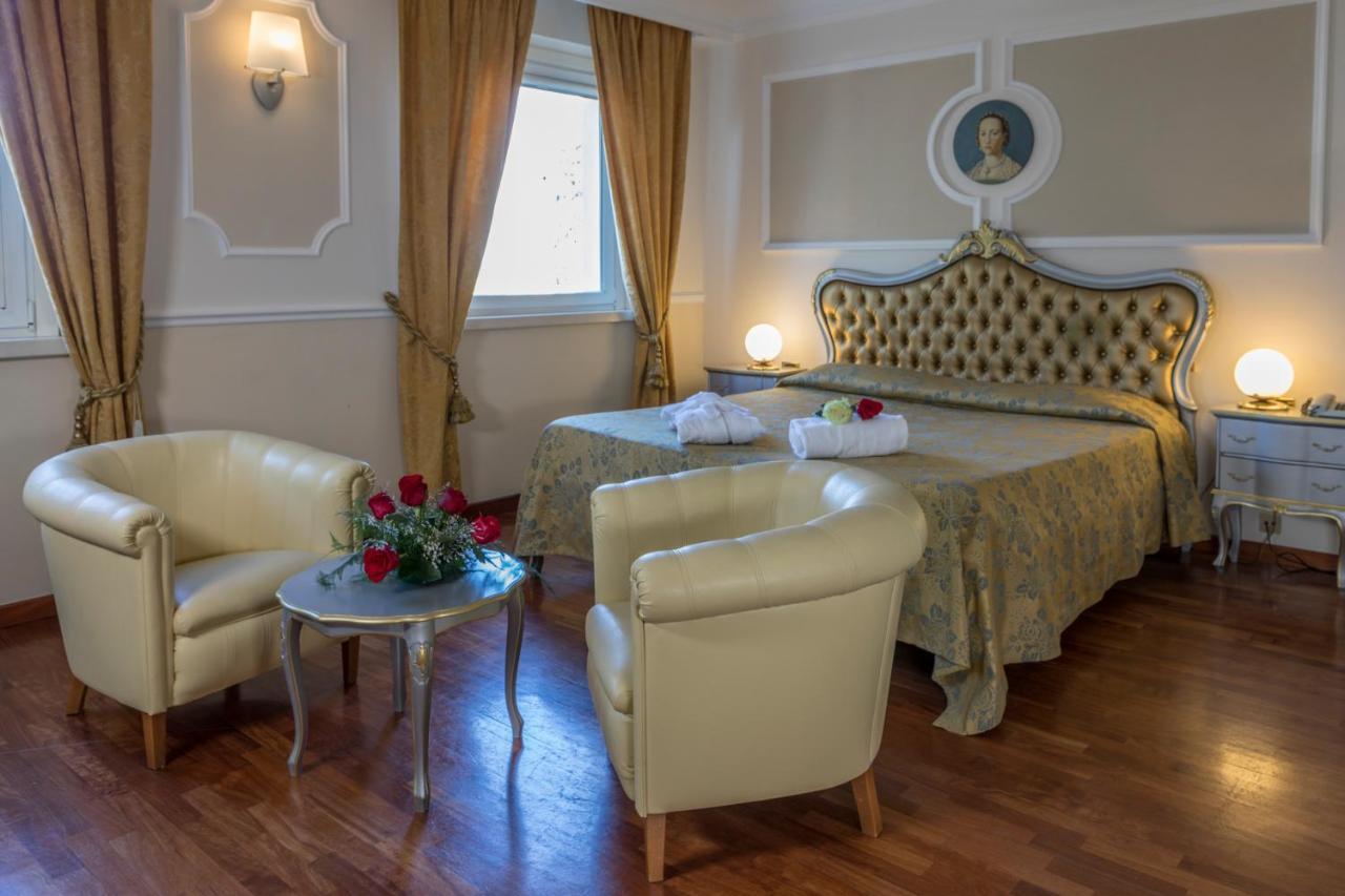 Hotel Villa Medici Rocca San Giovanni Eksteriør billede