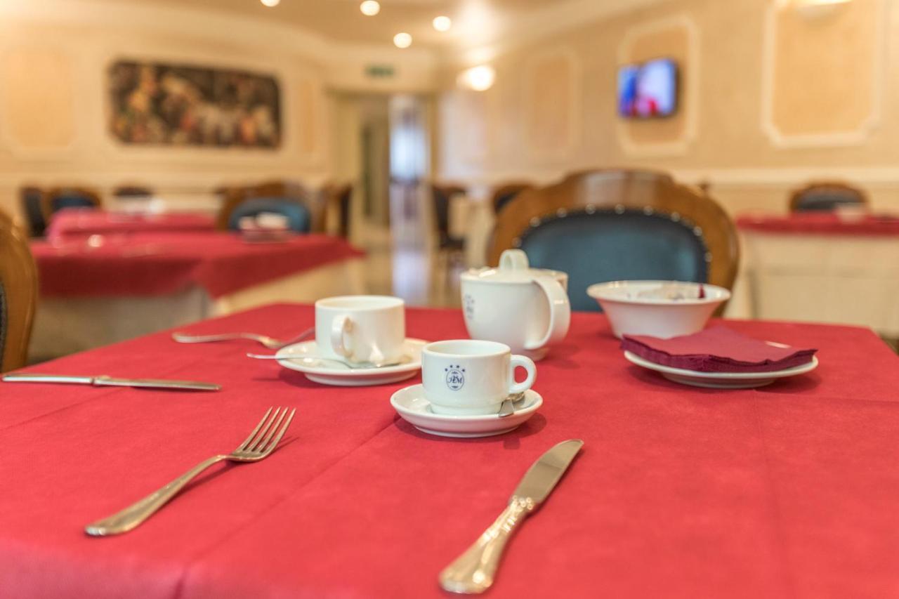Hotel Villa Medici Rocca San Giovanni Eksteriør billede